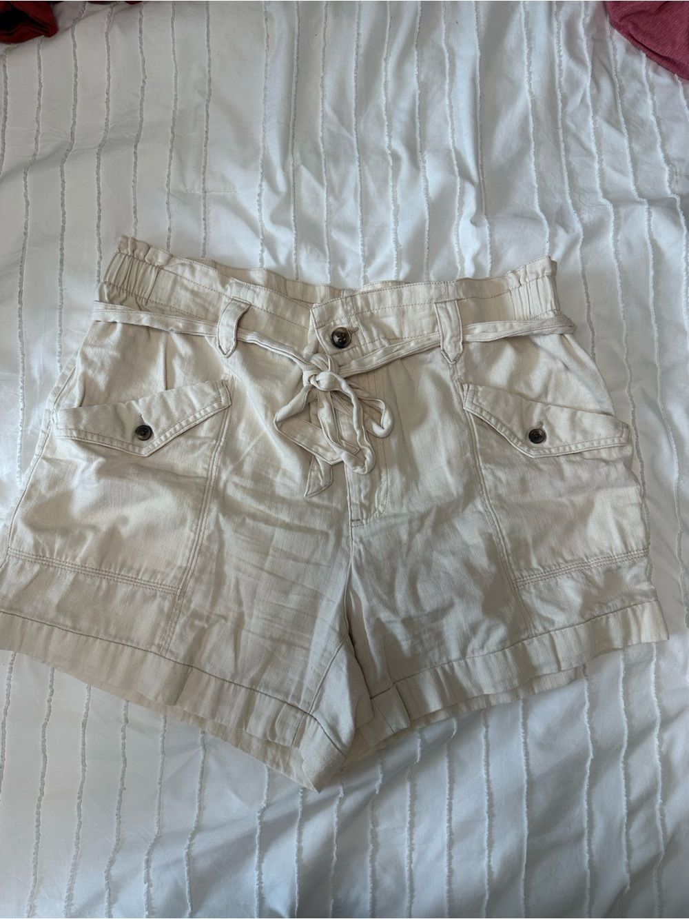 Old Navy Cream Drawstring Cargo Shorts